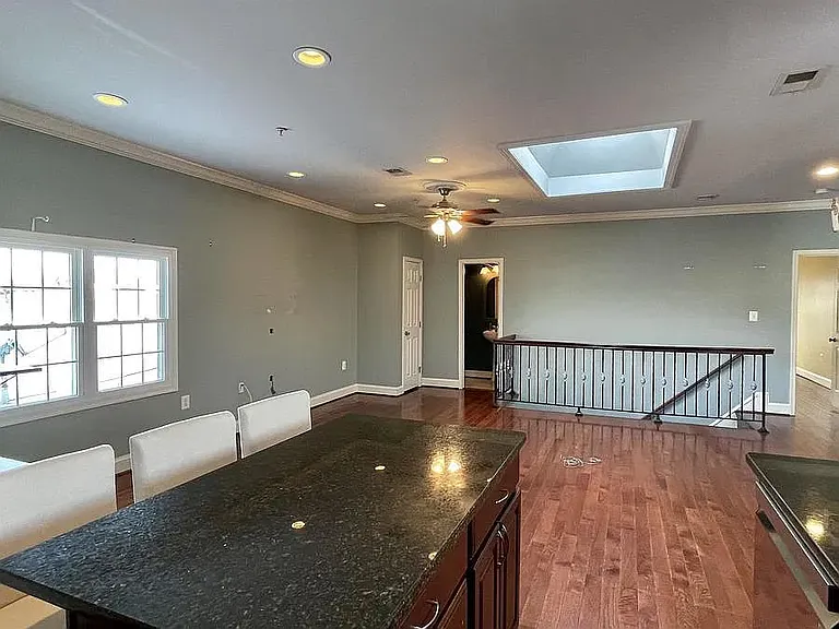 611 Quincy St NW #4 — Photo 3
