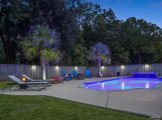 5929 Chi Chi Cir, Milton, FL 32570