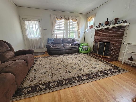 3rd image of 423 Stafford St Lot 17