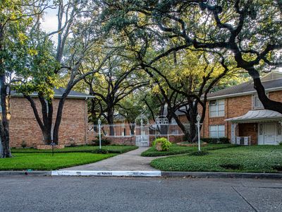 6078 Averill Way APT B, Dallas, TX, 75225