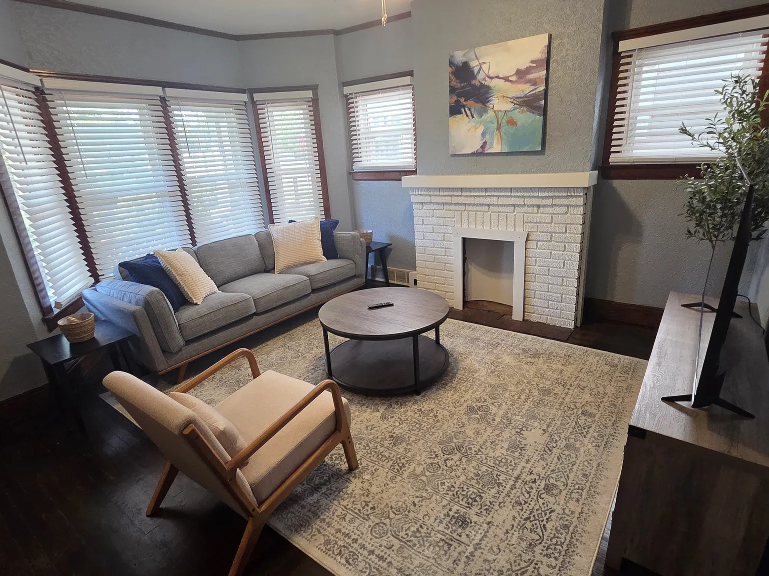 2 bed, $2,000 — Photo 1