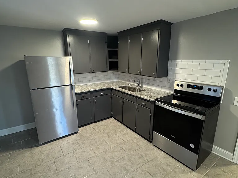 144 Fall St #5 — Photo 2