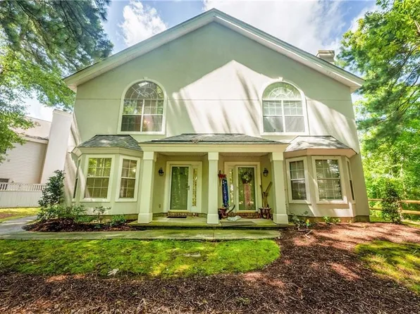 579 Seahorse Run, Chesapeake, VA 23320