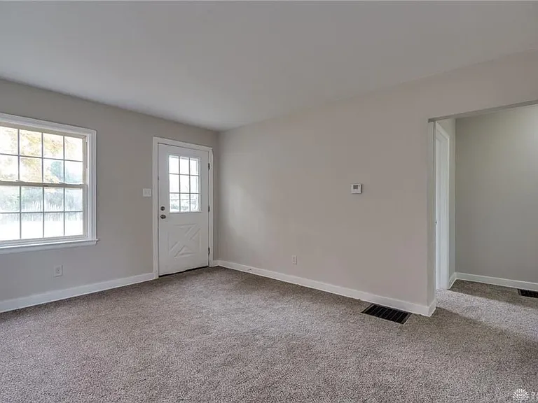337-339 Wayne Dr #339 — Photo 8
