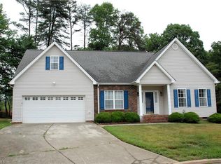 415 Torey Pines Ct, Winston Salem, NC 27105