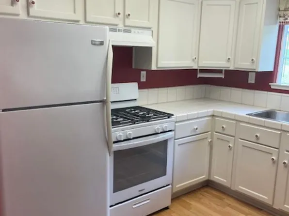 (undisclosed Address), Salinas, CA 93907