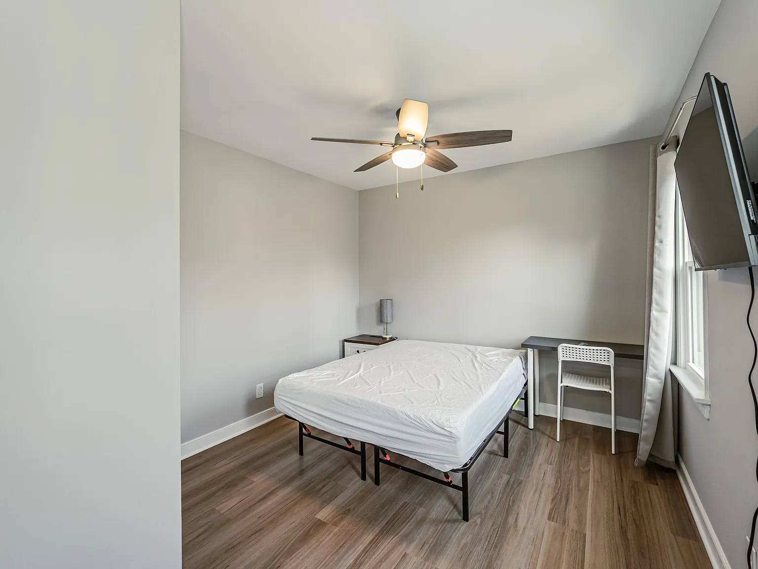 4 bed, 3.0 bath, 2147 sqft, $910 — Photo 3