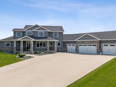 787 Riverbend Rd, Oxbow, ND, 58047
