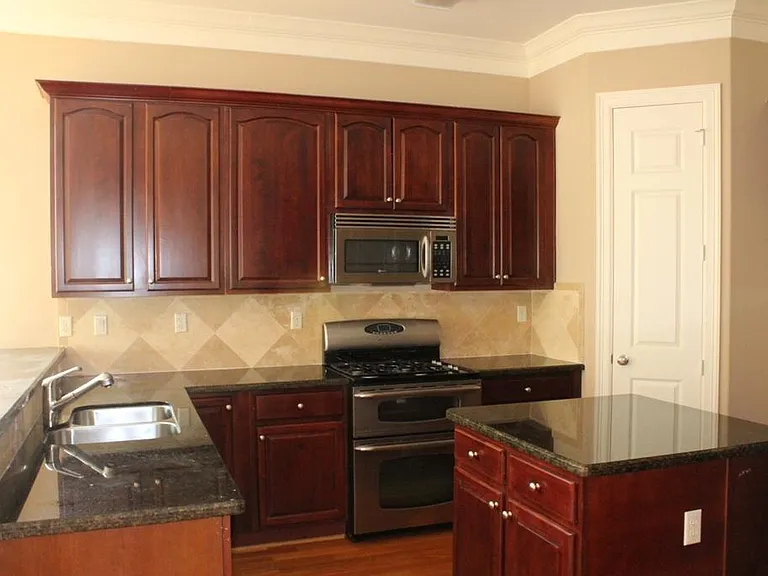 1324 Birdsall St — Photo 3