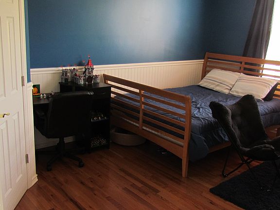 4th image of 6 Indianwood Ct