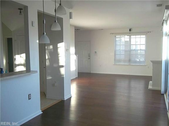 5th image of 1036 Grace Hill Dr