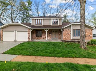 15444 Squires Way Dr, Chesterfield, MO 63017