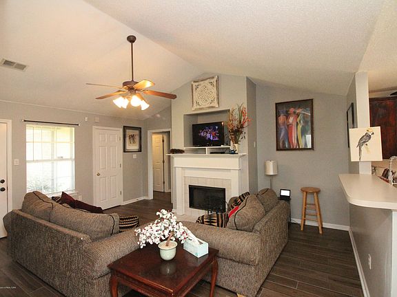 5th image of 2401 Mooneyham Ln