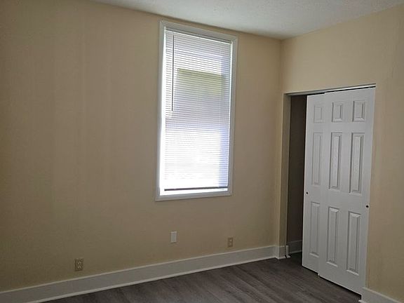 3rd image of 327 Stanley Ave #1