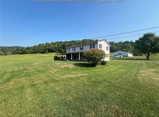 608 N Claylick Rd, Ravenswood, WV 26164