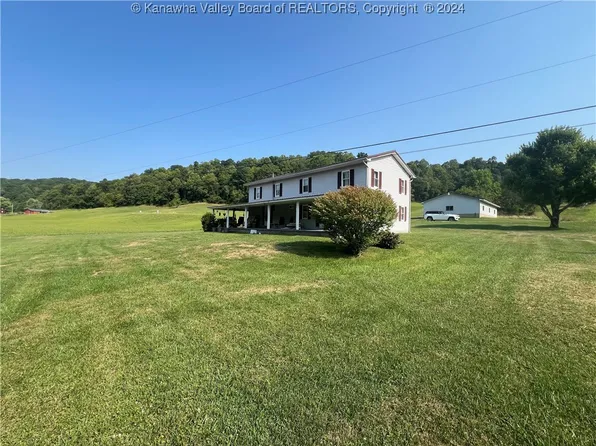 608 N Claylick Rd, Ravenswood, WV 26164