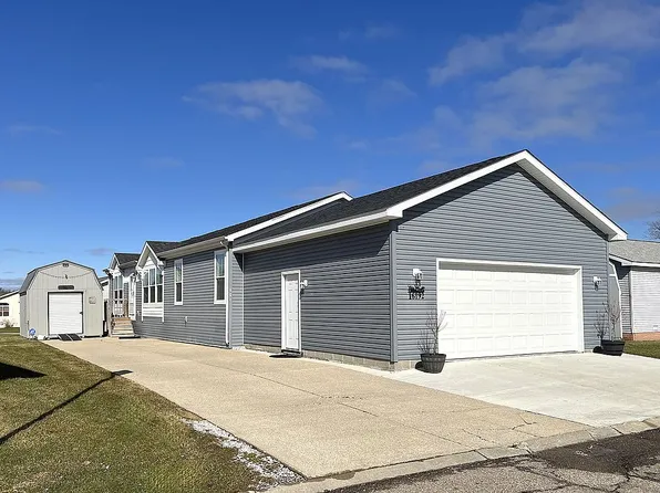 16192 Oxford Ct, Holly, MI 48442