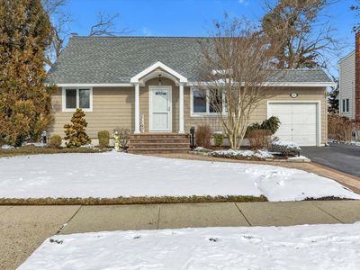229 N. Kings Ave, Massapequa, NY, 11758