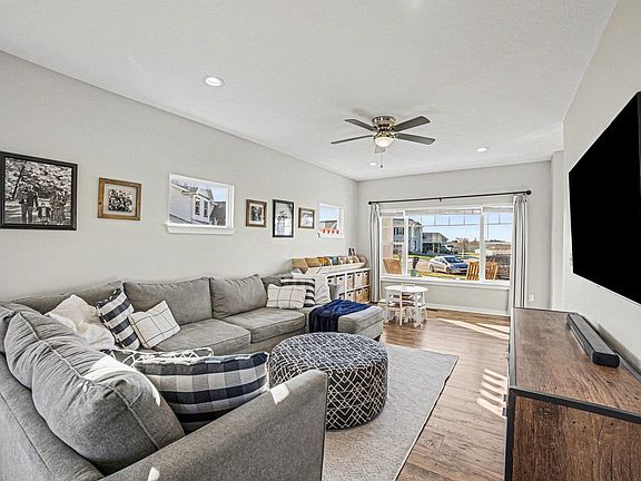 5th image of 158 Jade Ct