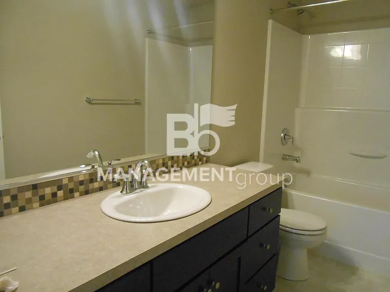 7084 NW Abigail Ter — Photo 11
