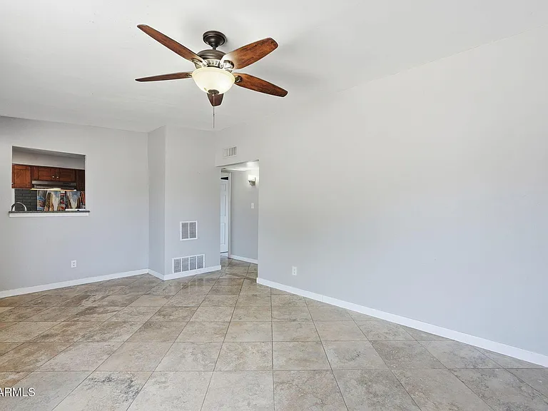 1609 E Gaylon Dr — Photo 7