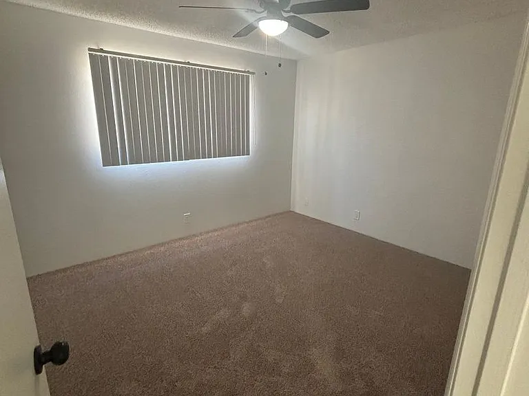WOODCREST APARTMENTS — Photo 26