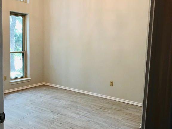 4th image of 4514 Lake Park Dr