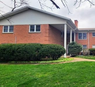 1450 Wing St APT 2B, Elgin, IL, 60123