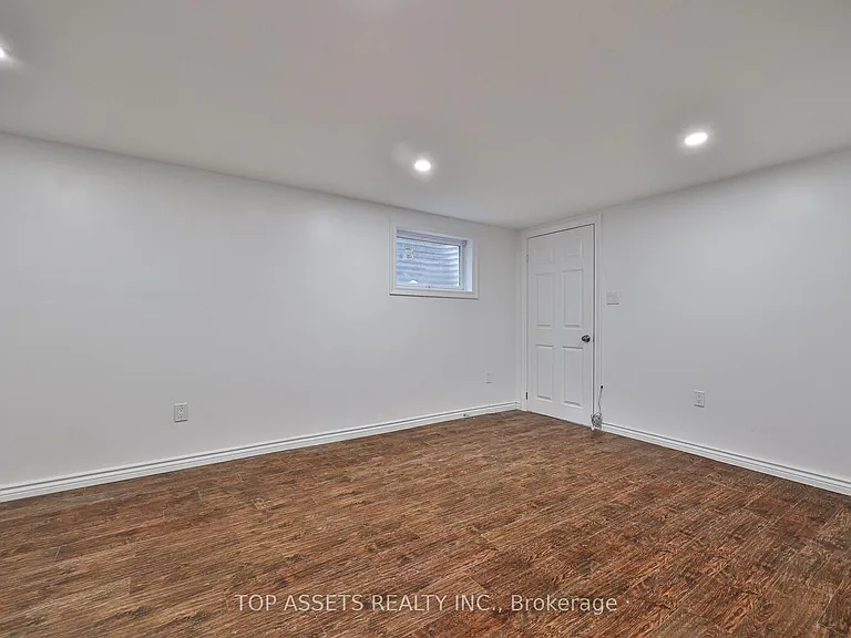 178 Royal Orchard Blvd #BASEMENT — Photo 11