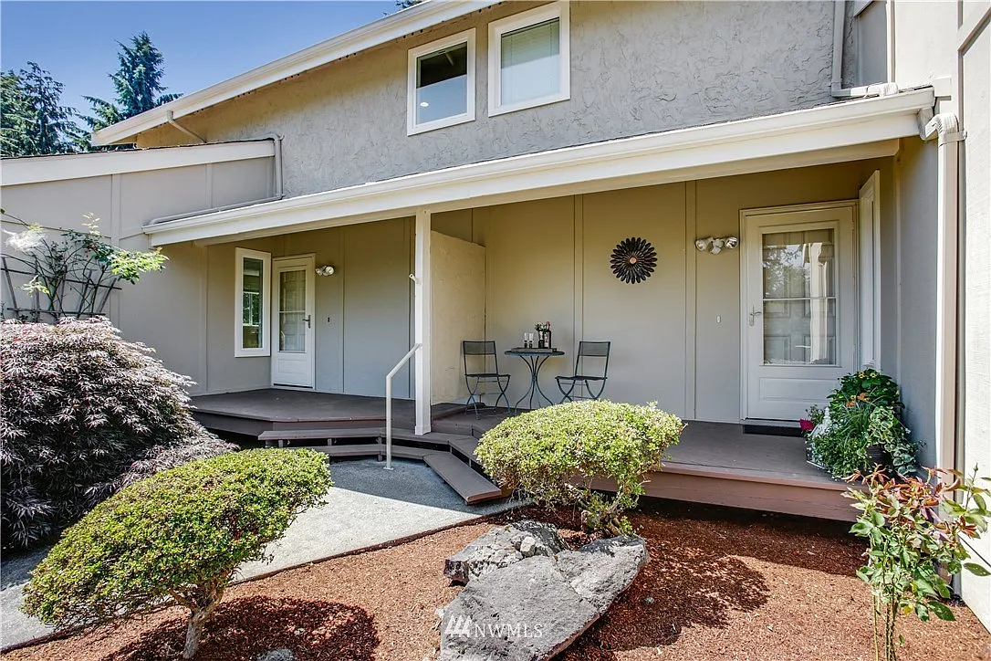 2 bed, 1.5 bath, 1660 sqft, $3,500 — Photo 2
