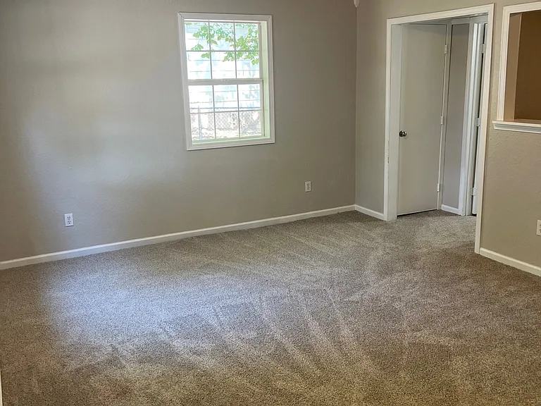301 N Grant Ave — Photo 2