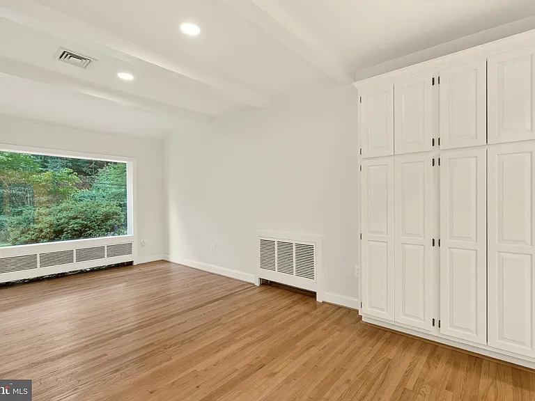 2375 N Vernon St — Photo 14