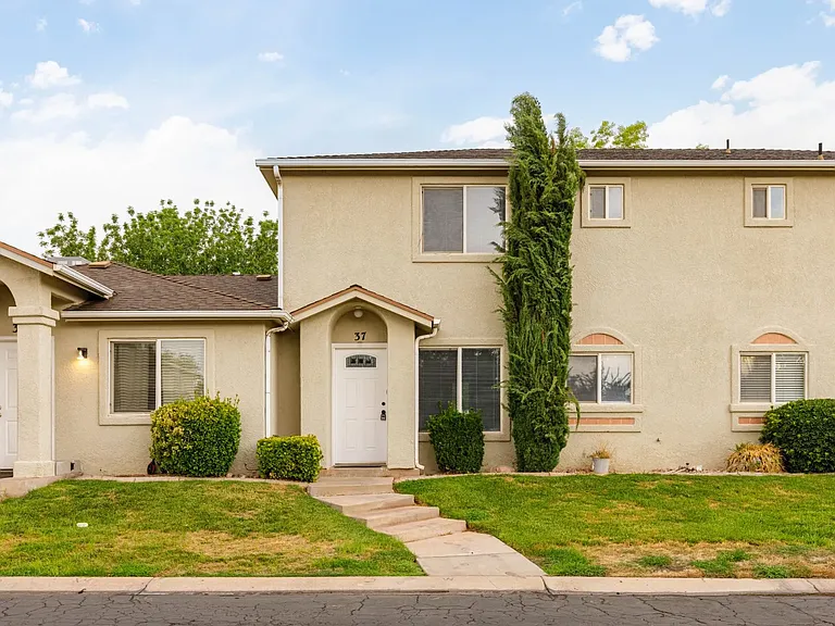 444 Sunland Dr E #37 — Photo 1