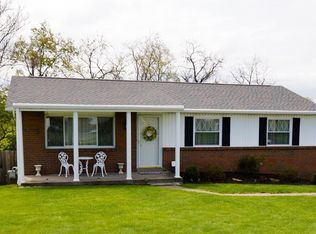 105 Wallridge Dr, Coraopolis, PA 15108