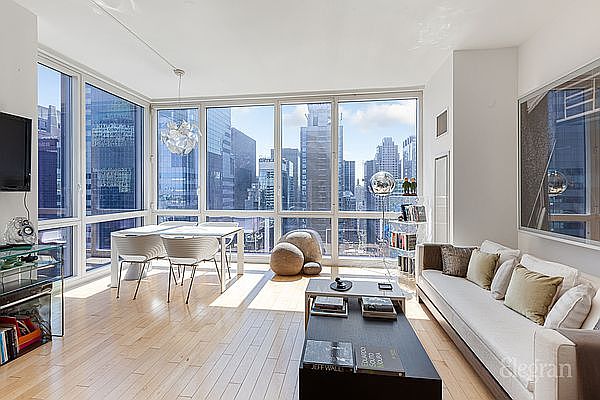 1st image of 247 W 46th St APT 3904