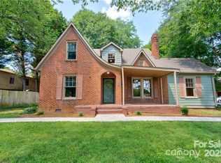 1135 12th St NE, Hickory, NC 28601