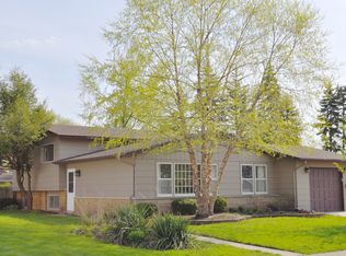 907 E Alder Ln, Mount Prospect, IL