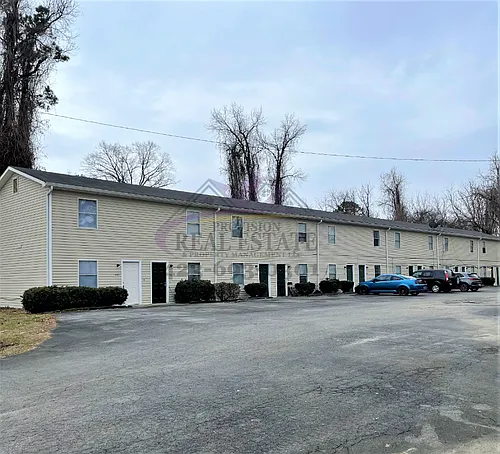 2 bed, 1.5 bath, $925 Photo 1