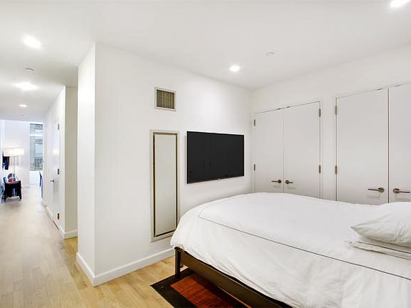 5th image of 247 W 46th St APT 201