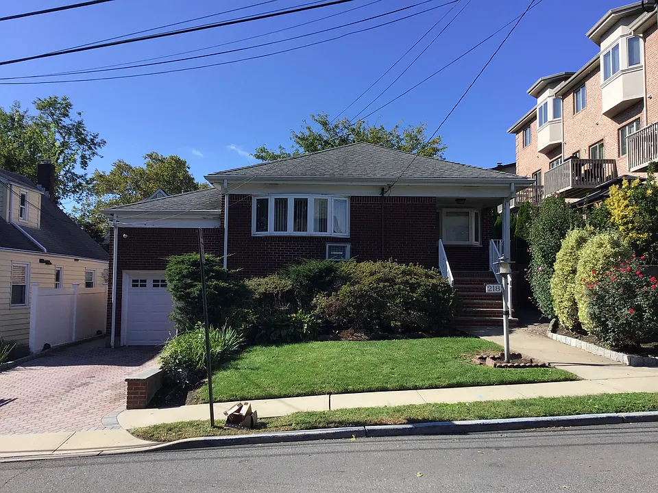 218 Greenmount Ave #1