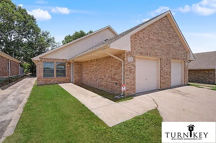 3 bed, 2.0 bath, 1120 sqft, $1,475 — Photo 4