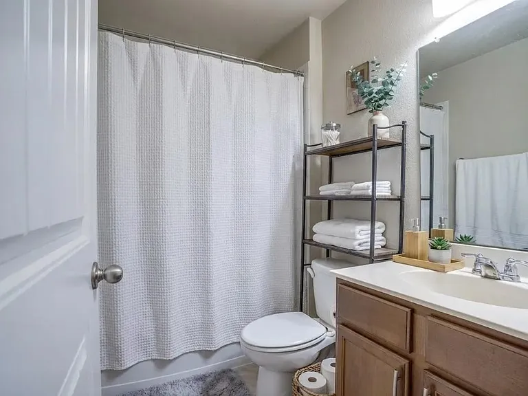 1404 Marble St — Photo 1