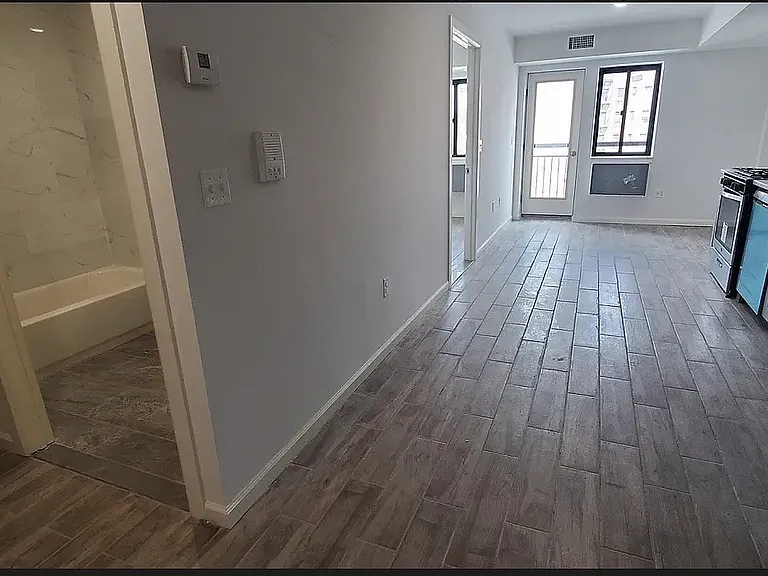 25-28 Broadway #6B — Photo 10