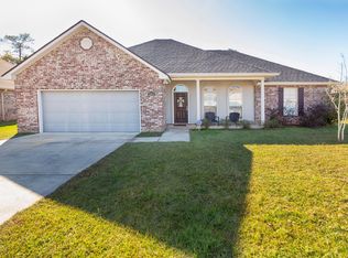 2012 Tammy St, Ocean Springs, MS 39564