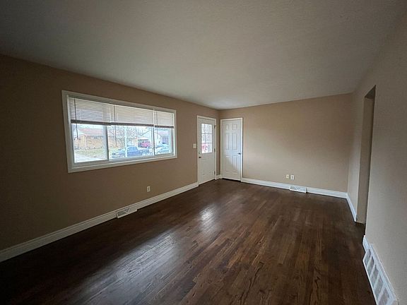 3rd image of 3881 Hammond Blvd