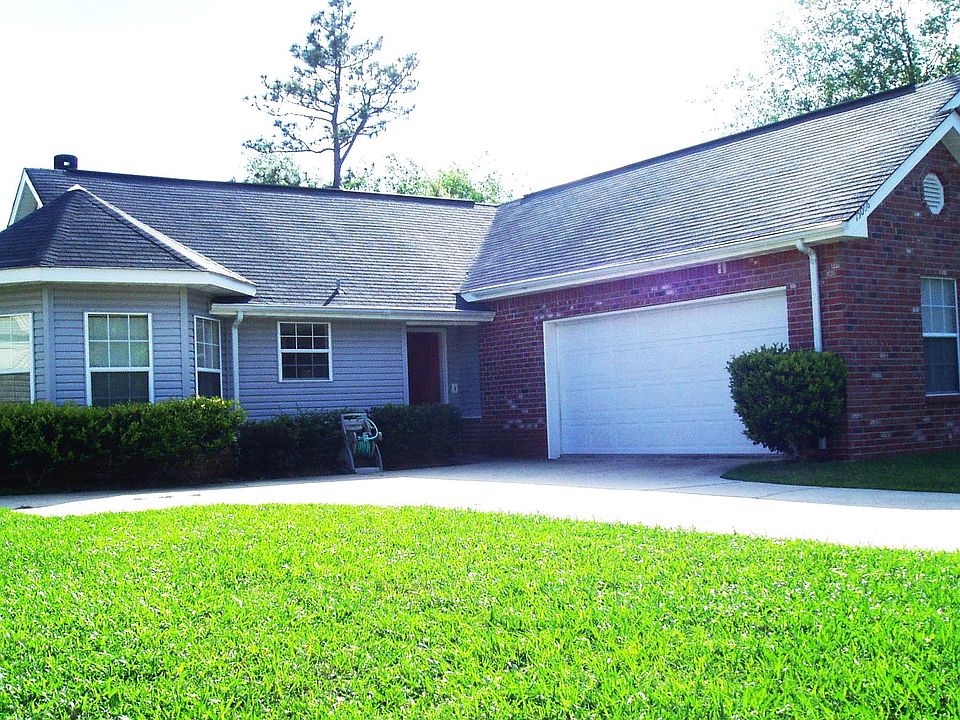 1st image of 15066 Remington Dr