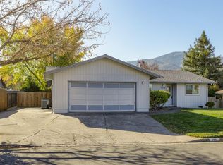 166 Alder Ln, Ashland, OR