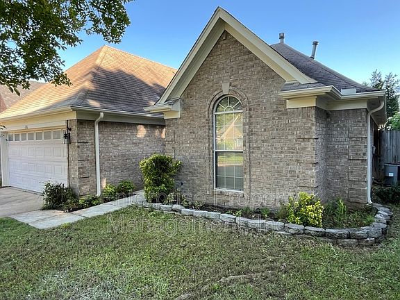3rd image of 6986 Parkbrook Ln
