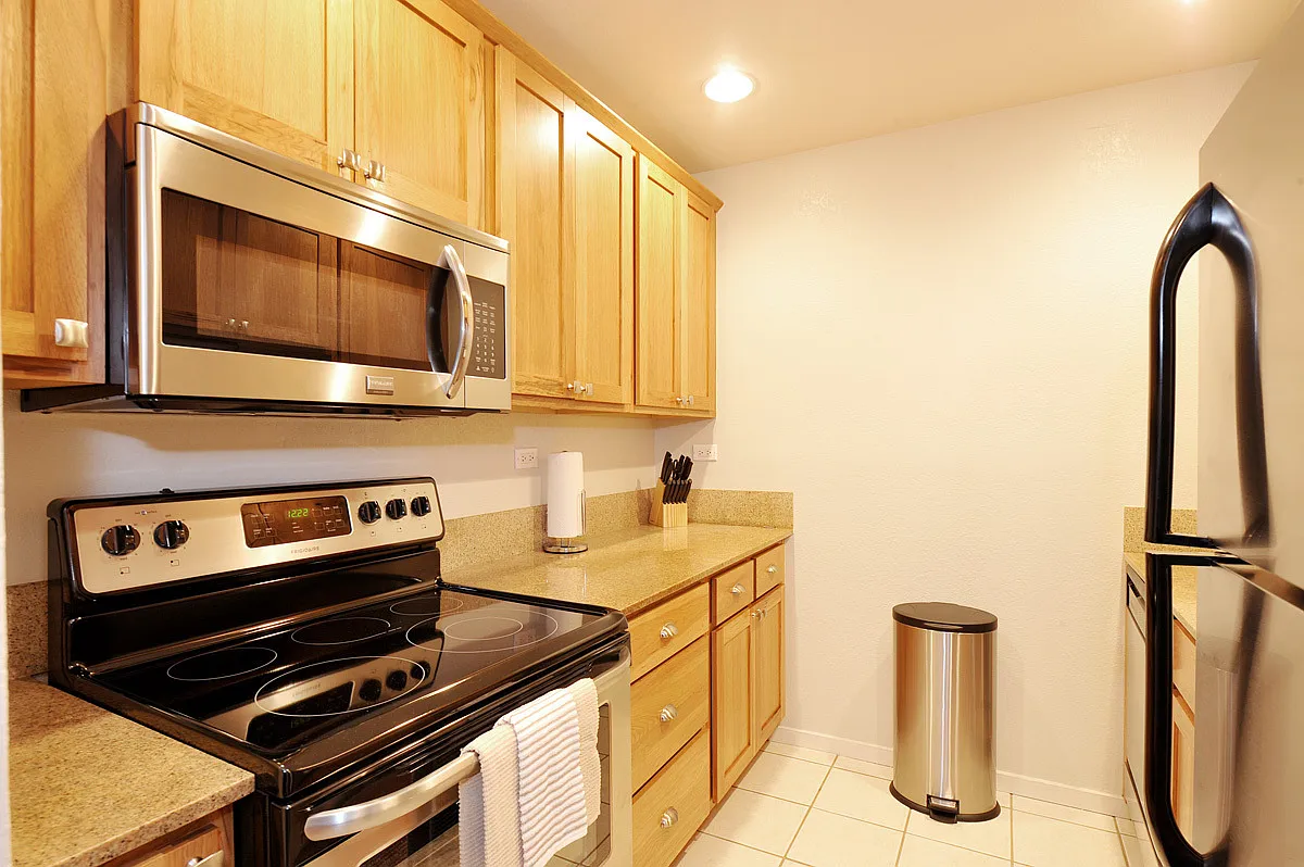 Fully Furnished 3 Bedroom Condo at San Mateo — Photo 3
