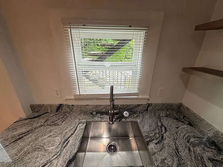 324 - Pelto Properties, LLC — Photo 18